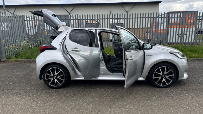 Toyota Yaris 1.5 Hybrid Dynamic 5dr CVT Hybrid Hatchback